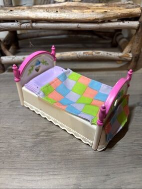 Fisher Price Loving Family Dollhouse Twin Boing Bed Check Blanket Rare WORKS